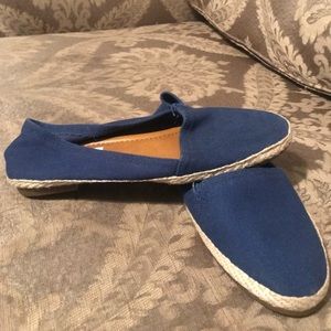 NEVER WORN NAVY LUCKY BRAND SHOES